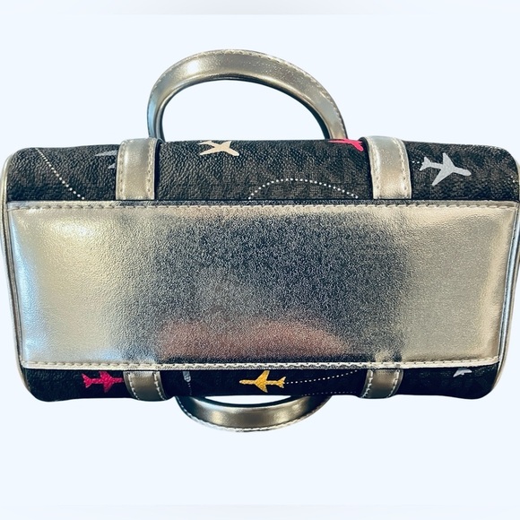 MICHAEL KORS Small Airplane Print Limited Edition Jet Set Crossbody Duffle - Picture 4 of 6